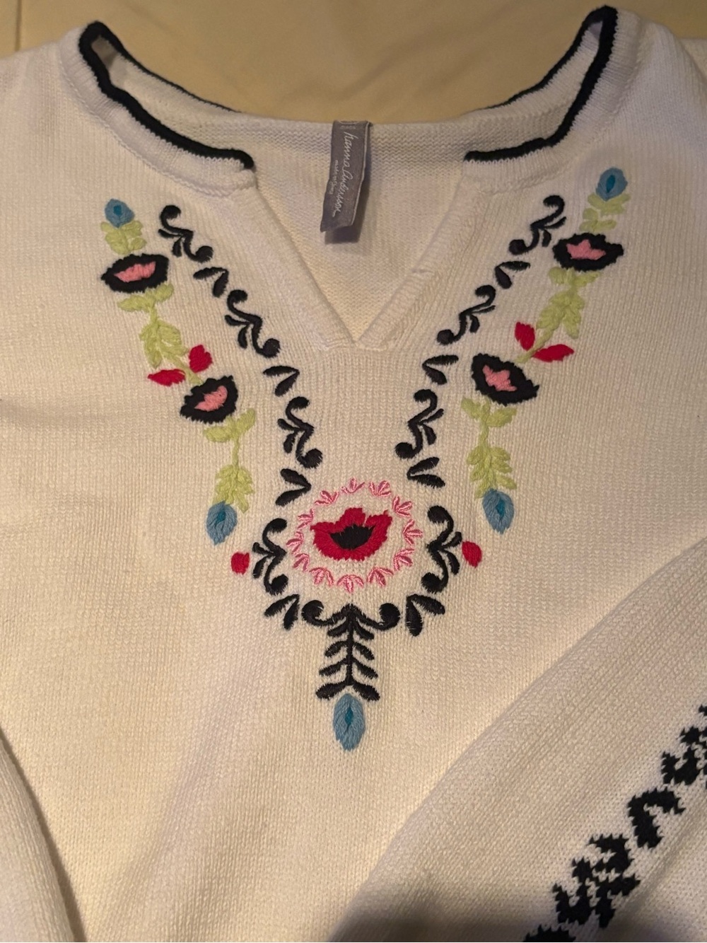 Hanna Andersson White V-Neck Sweater Tunic  Multi Floral Embroidery Size Small